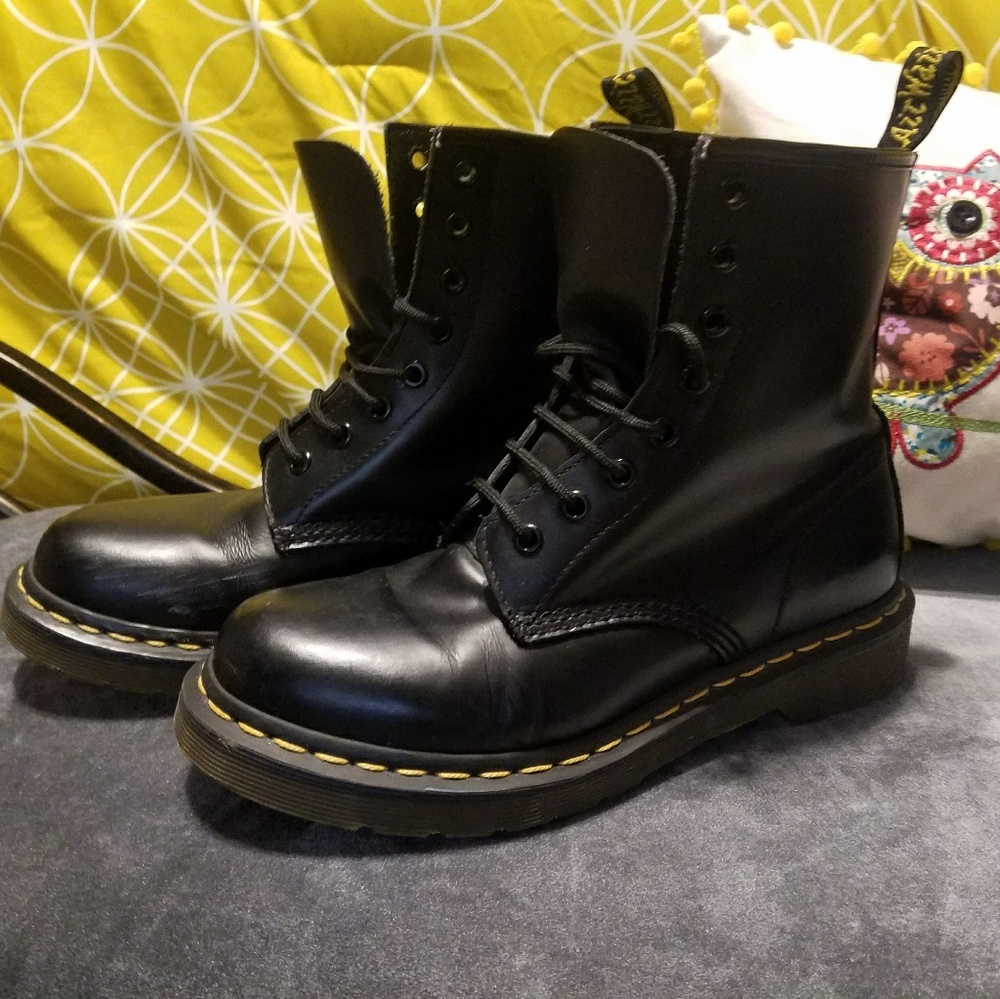 Authentic Dr.Martens 1460 boots